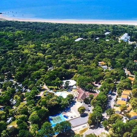 Bungalow: Retreat With Shared Pool