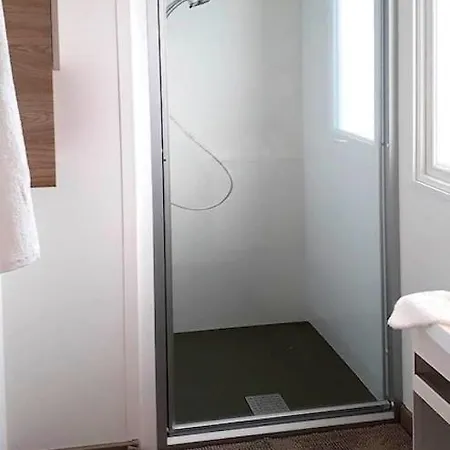 Holiday home Bungalow: Retreat With Shared Pool *