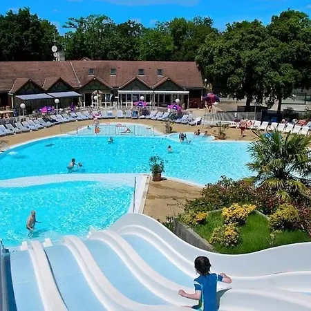 Convivial A Avec Piscine - 32 M² * سانت-بريفين-لي-بان
