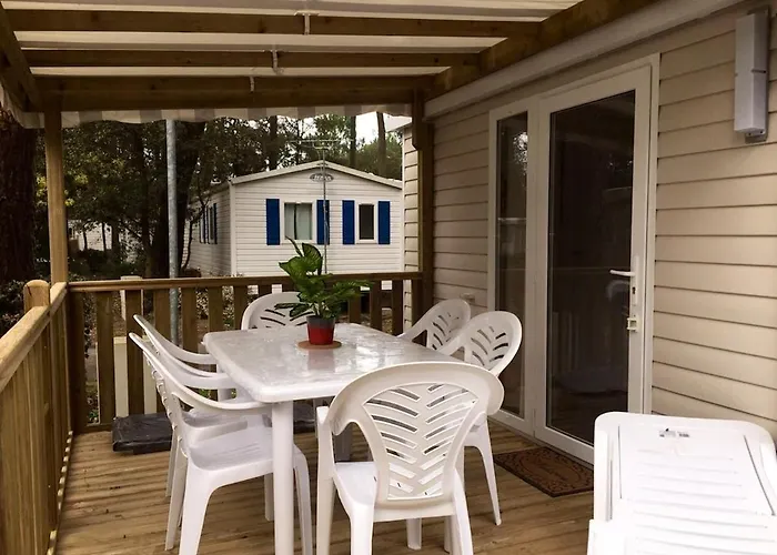 Convivial à Avec Piscine - 32 M²