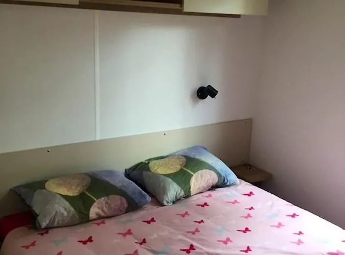 Convivial à Avec Piscine - 32 M²